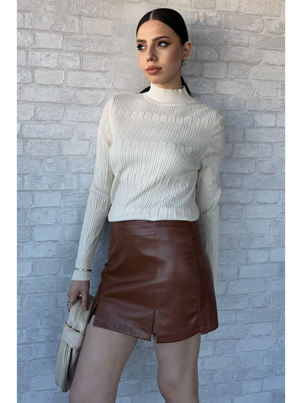 Bej Kadın Yarım Balıkçı Desenli Elastanlı Triko Bluz