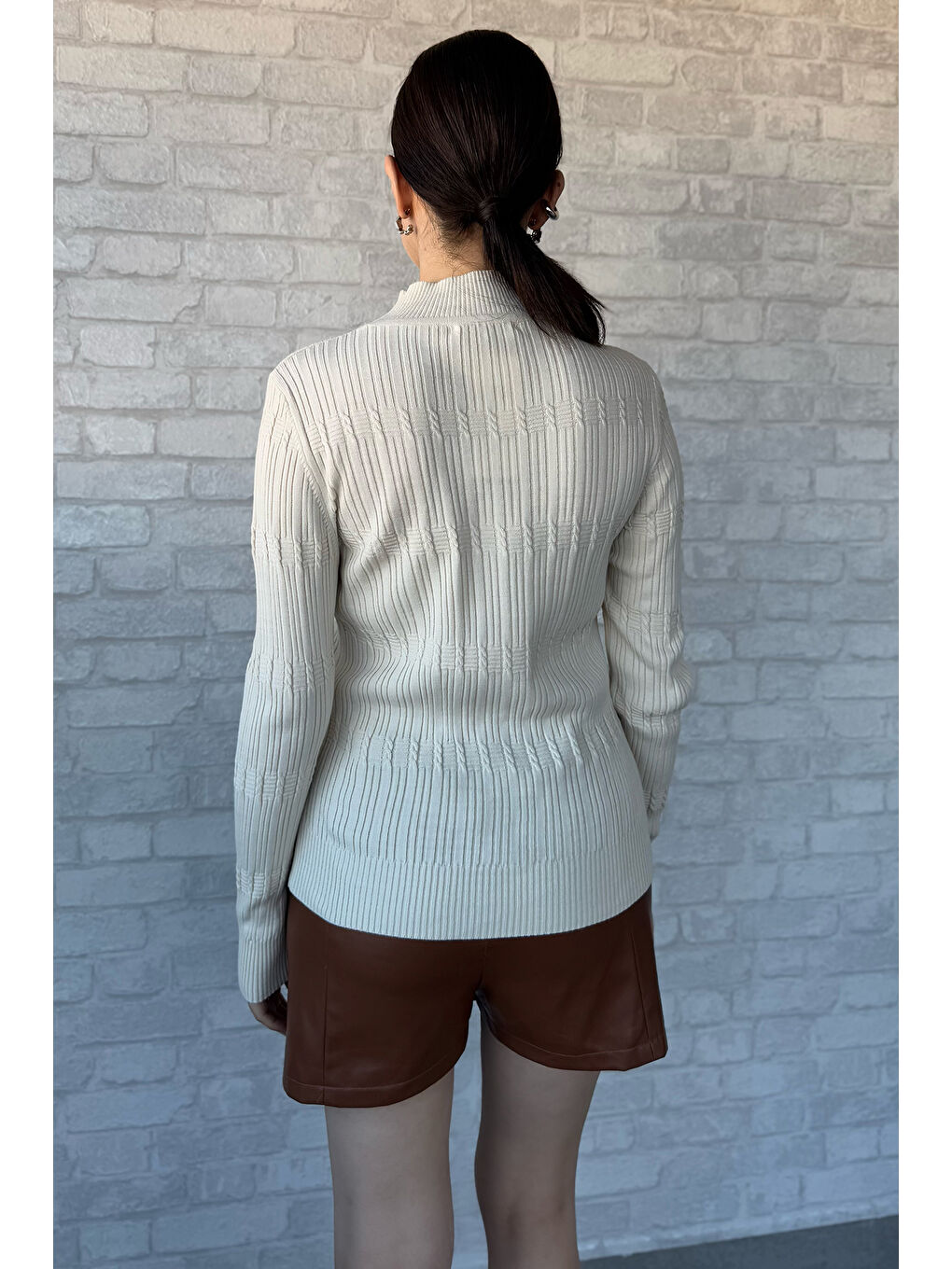 Bej Kadın Yarım Balıkçı Desenli Elastanlı Triko Bluz-2