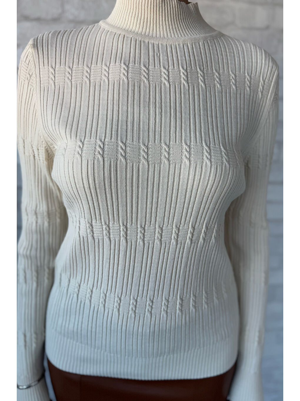 Bej Kadın Yarım Balıkçı Desenli Elastanlı Triko Bluz-3