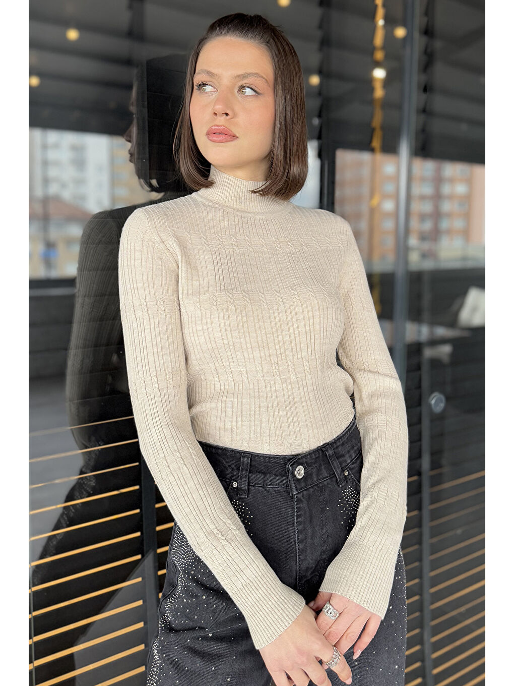 Bej Kadın Yarım Balıkçı Desenli Elastanlı Triko Bluz-1