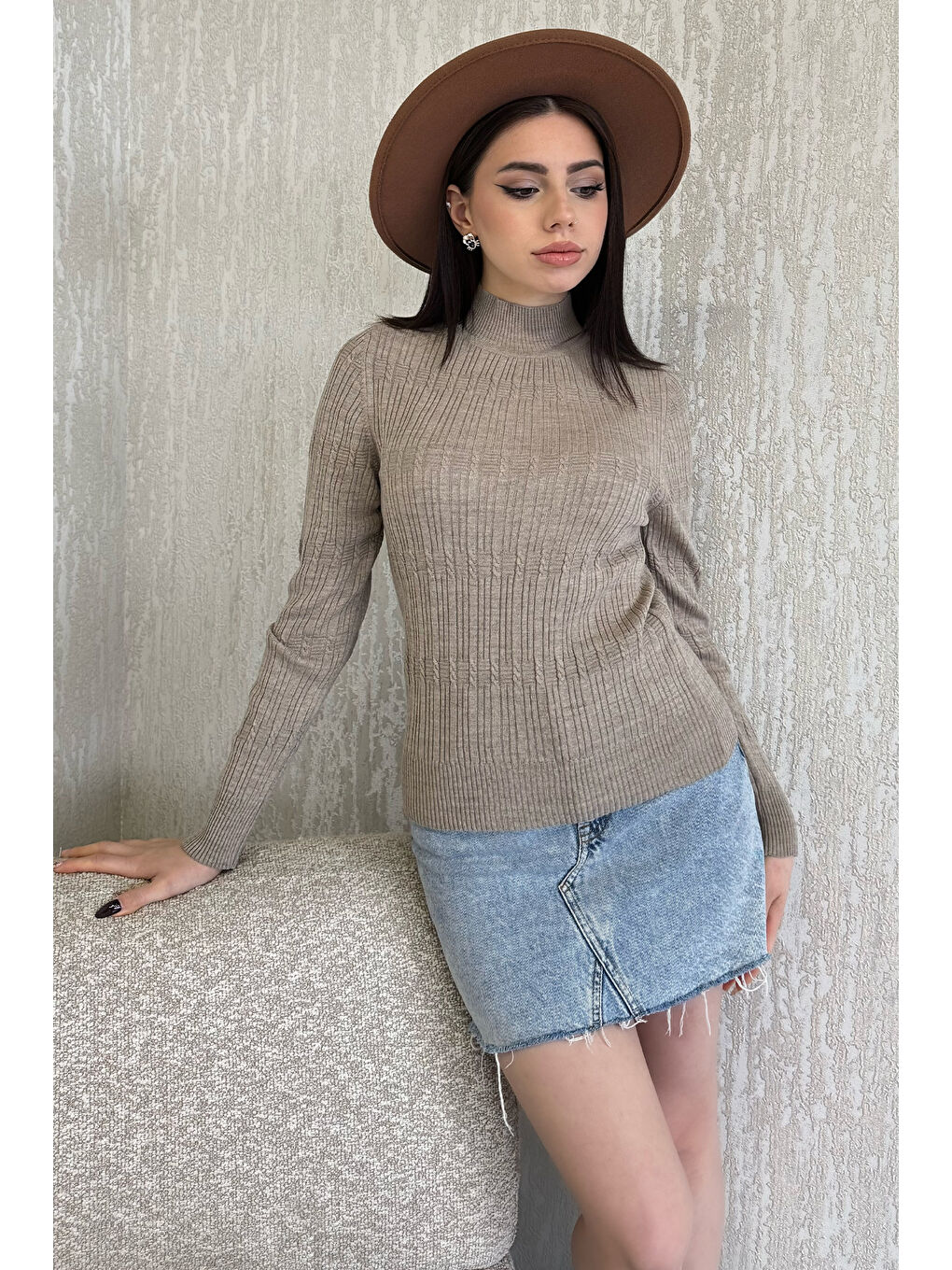 Bej Kadın Yarım Balıkçı Desenli Elastanlı Triko Bluz