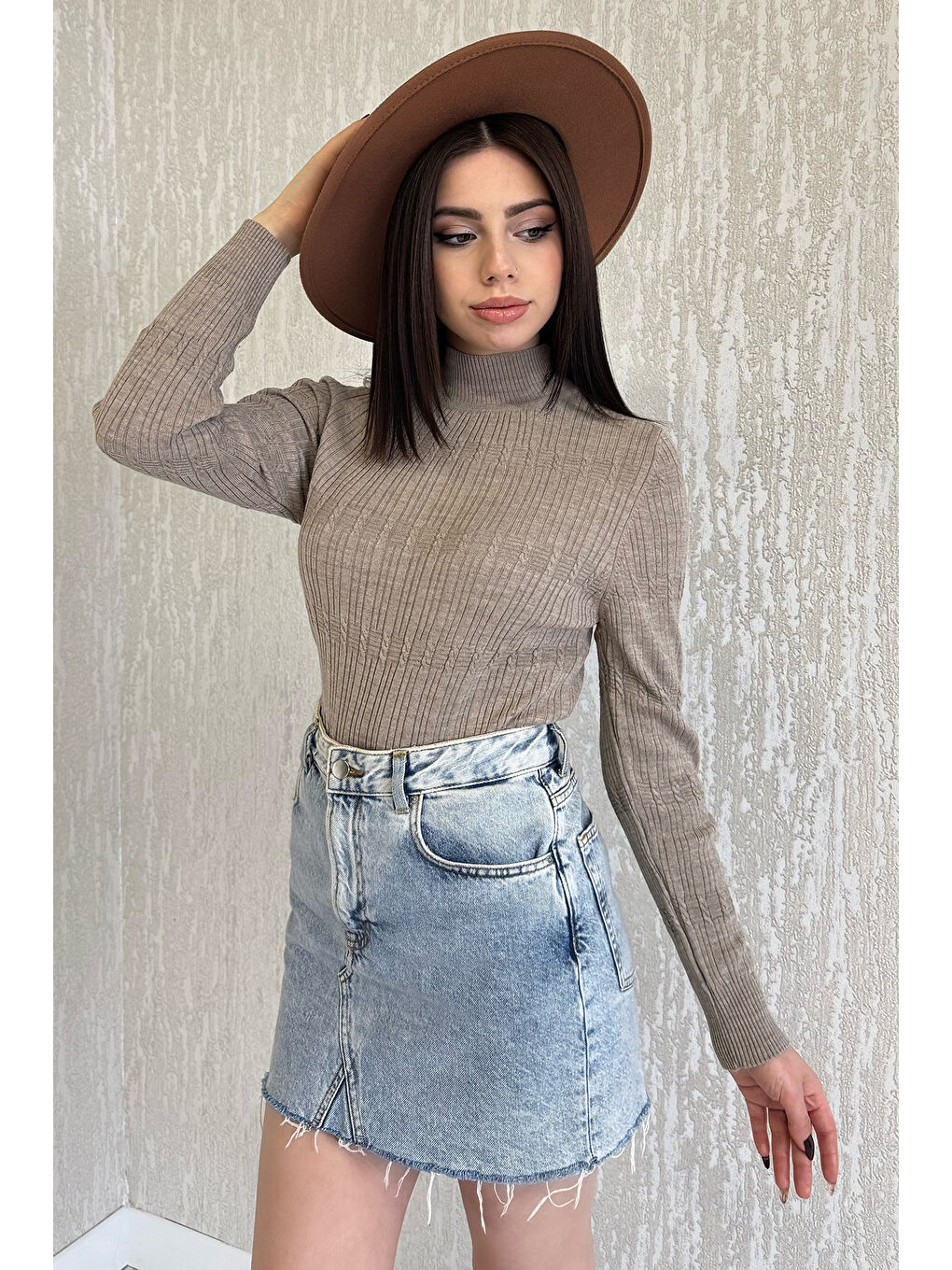 Bej Kadın Yarım Balıkçı Desenli Elastanlı Triko Bluz-1