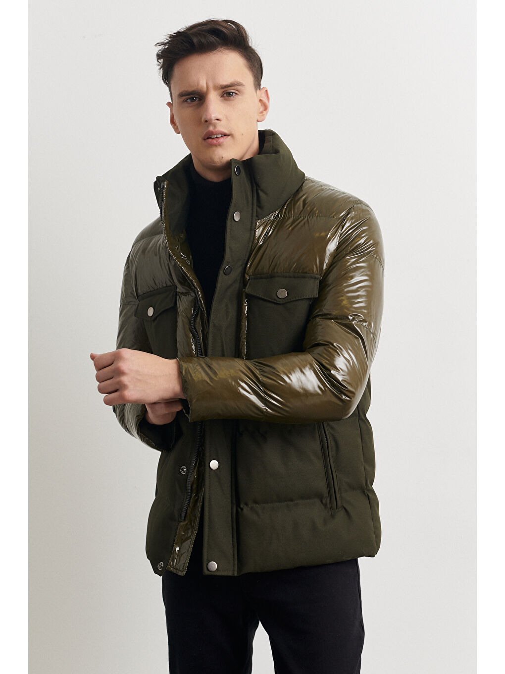 Erkek Haki Standart Fit Normal Kesim Dik Yaka Soğuk Geçirmez Parlak Mont-4