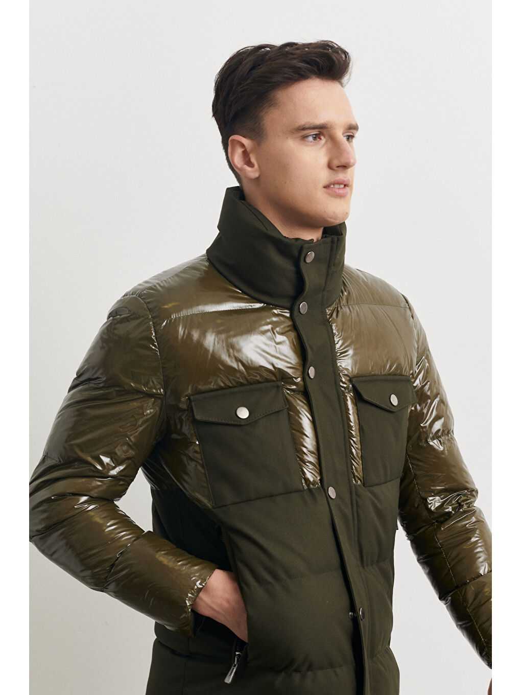 Erkek Haki Standart Fit Normal Kesim Dik Yaka Soğuk Geçirmez Parlak Mont-5