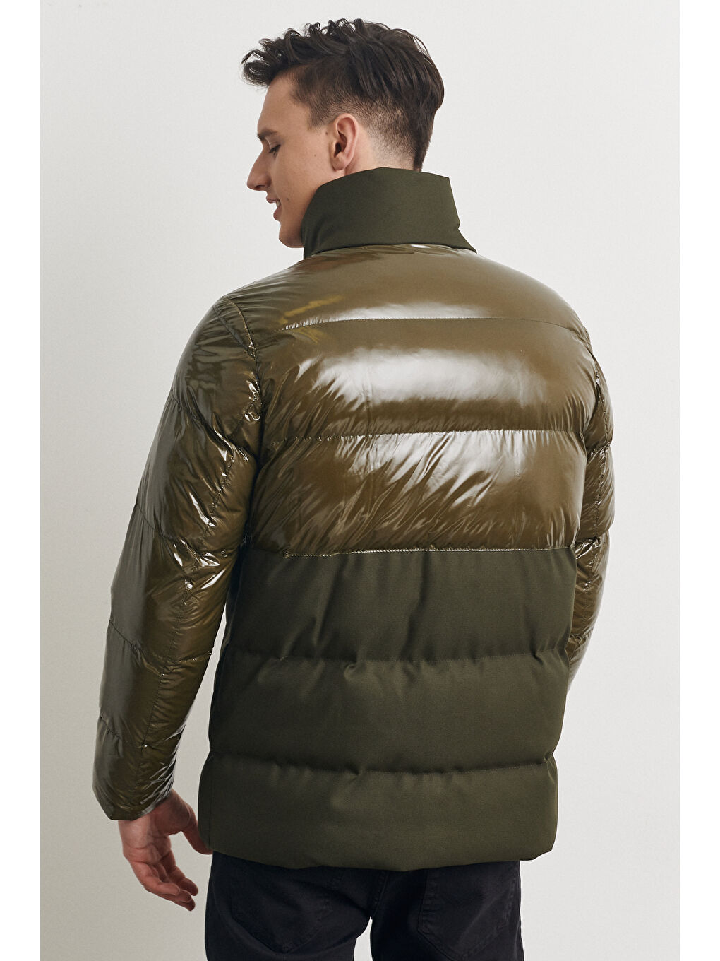 Erkek Haki Standart Fit Normal Kesim Dik Yaka Soğuk Geçirmez Parlak Mont-6