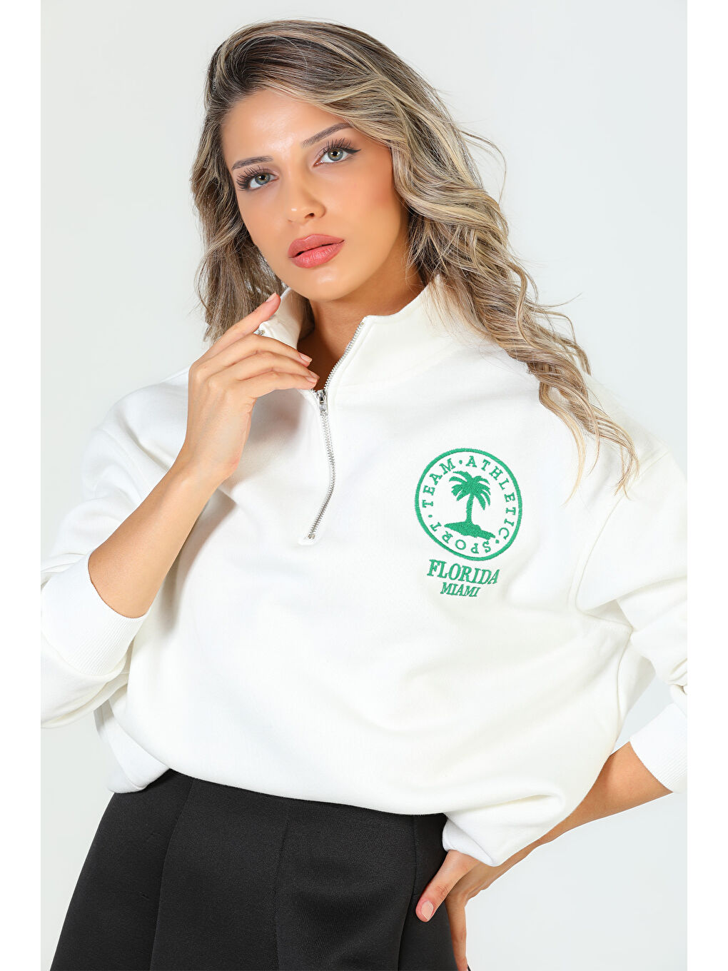 GÜLSELİ Ekru Kadın Yarım Fermuarlı Şardonlu Üç İplik Sweatshirt