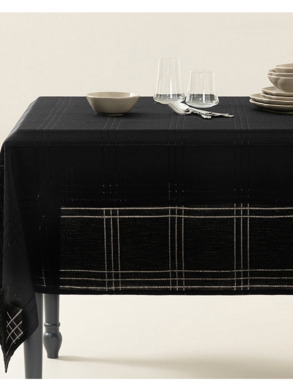 Navy Ajurlu Masa Örtüsü 150x200 cm Siyah