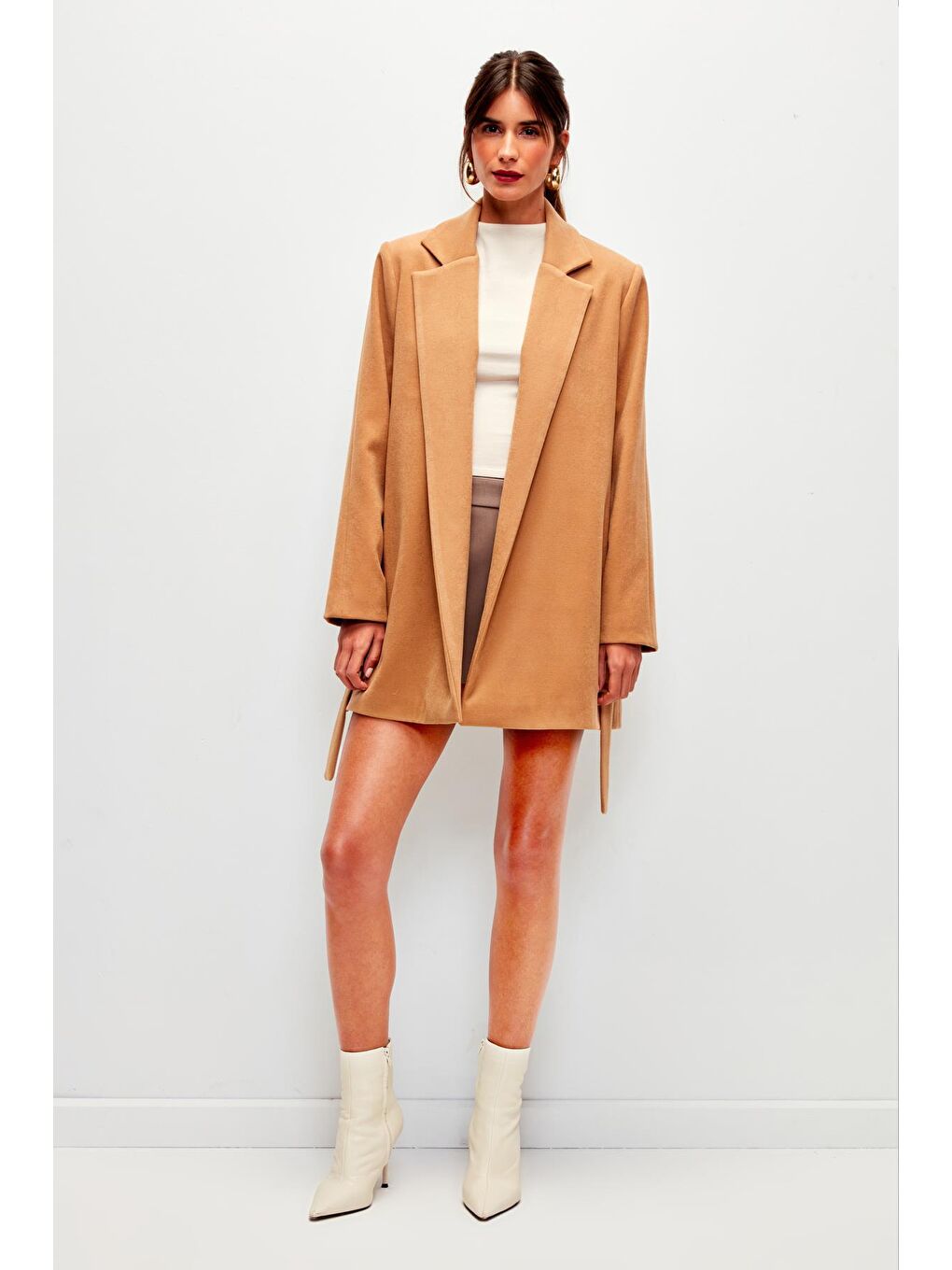 Kahverengi Düz Renk Kuşaklı Kruvaze Yaka Kaban-Taba-1