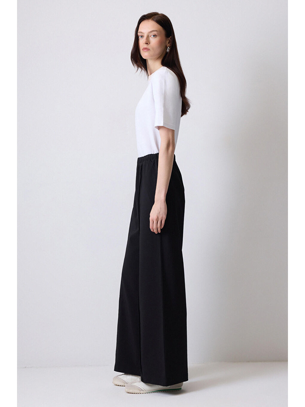 Siyah Beli Lastikli Nervürlü Pantolon-1