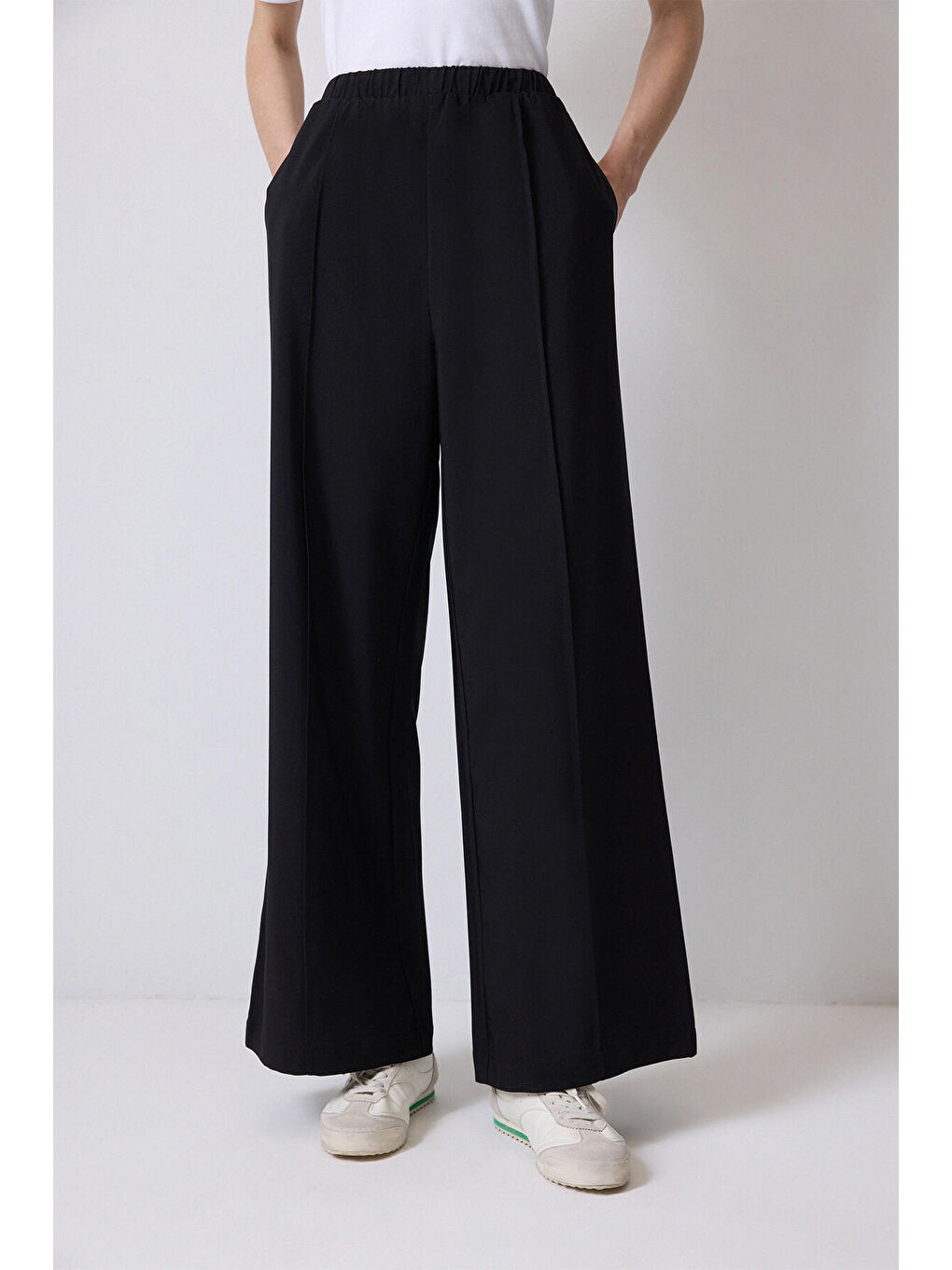 Siyah Beli Lastikli Nervürlü Pantolon-3