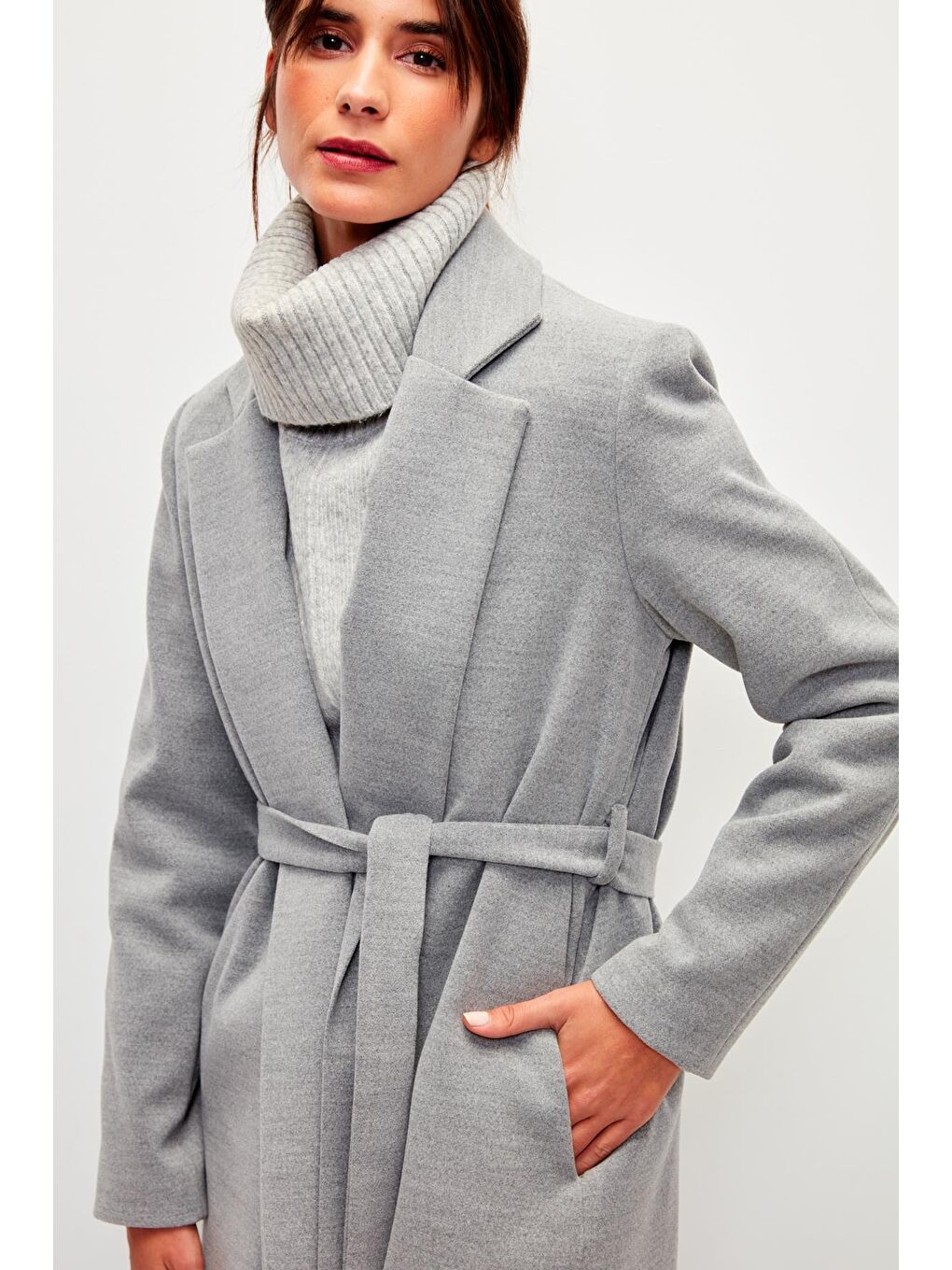 Düz Renk Kuşaklı Kruvaze Yaka Kaban-Gri-3