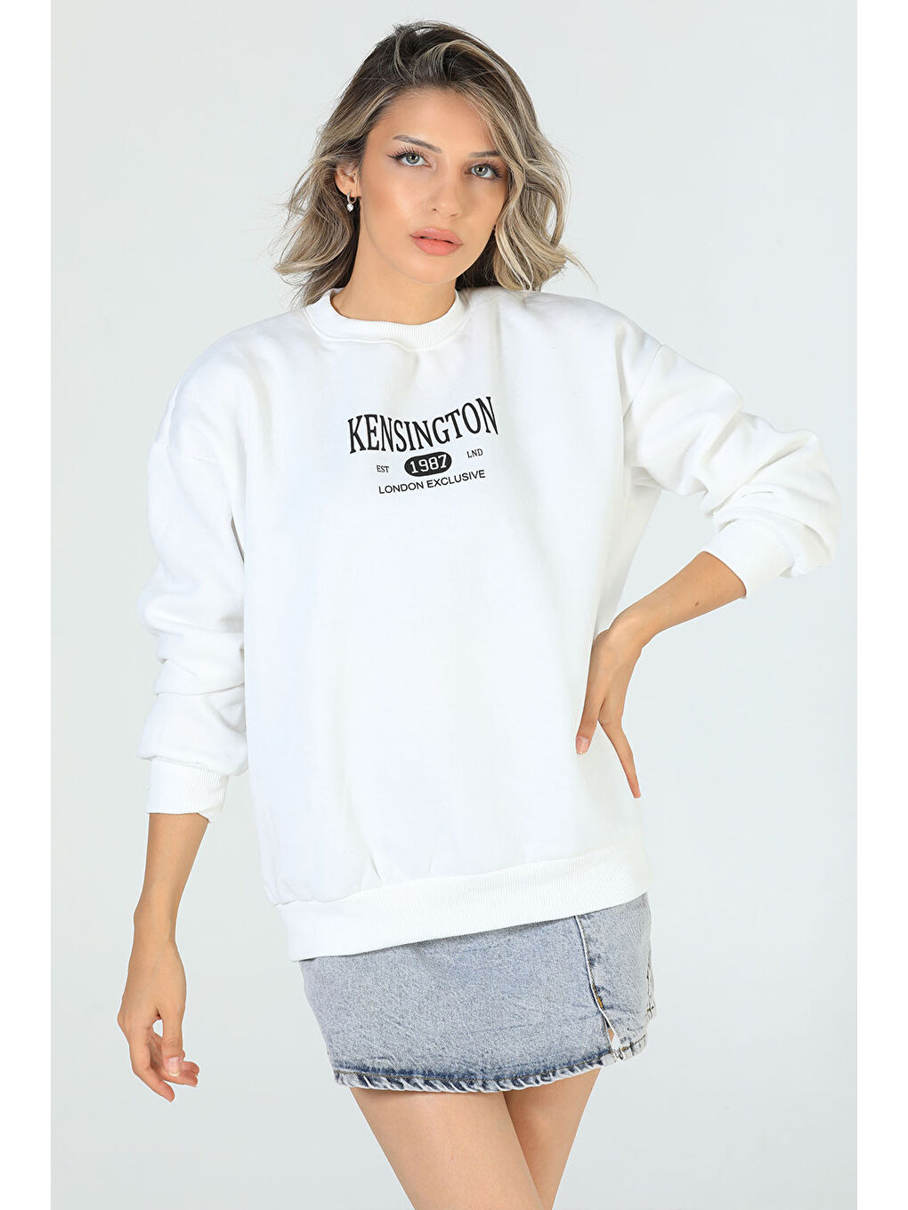 GÜLSELİ Ekru Kadın Bisiklet Yaka Üç İplik Şardonlu Baskılı Sweatshirt - 4