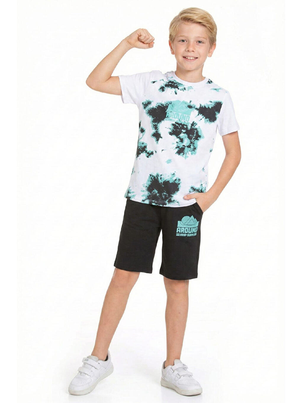 Beyaz Erkek Çocuk Görsel Tasarımlı ve Kaprili Alt-Üst Takım 3-10 Yaş 12554