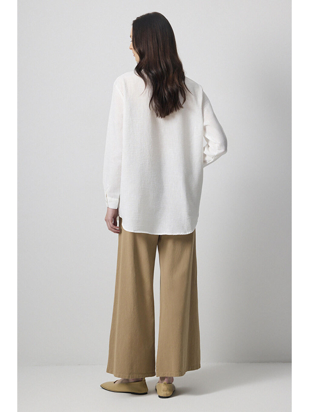 Beyaz %100 Pamuklu Nakışlı Oversıze Gömlek-3