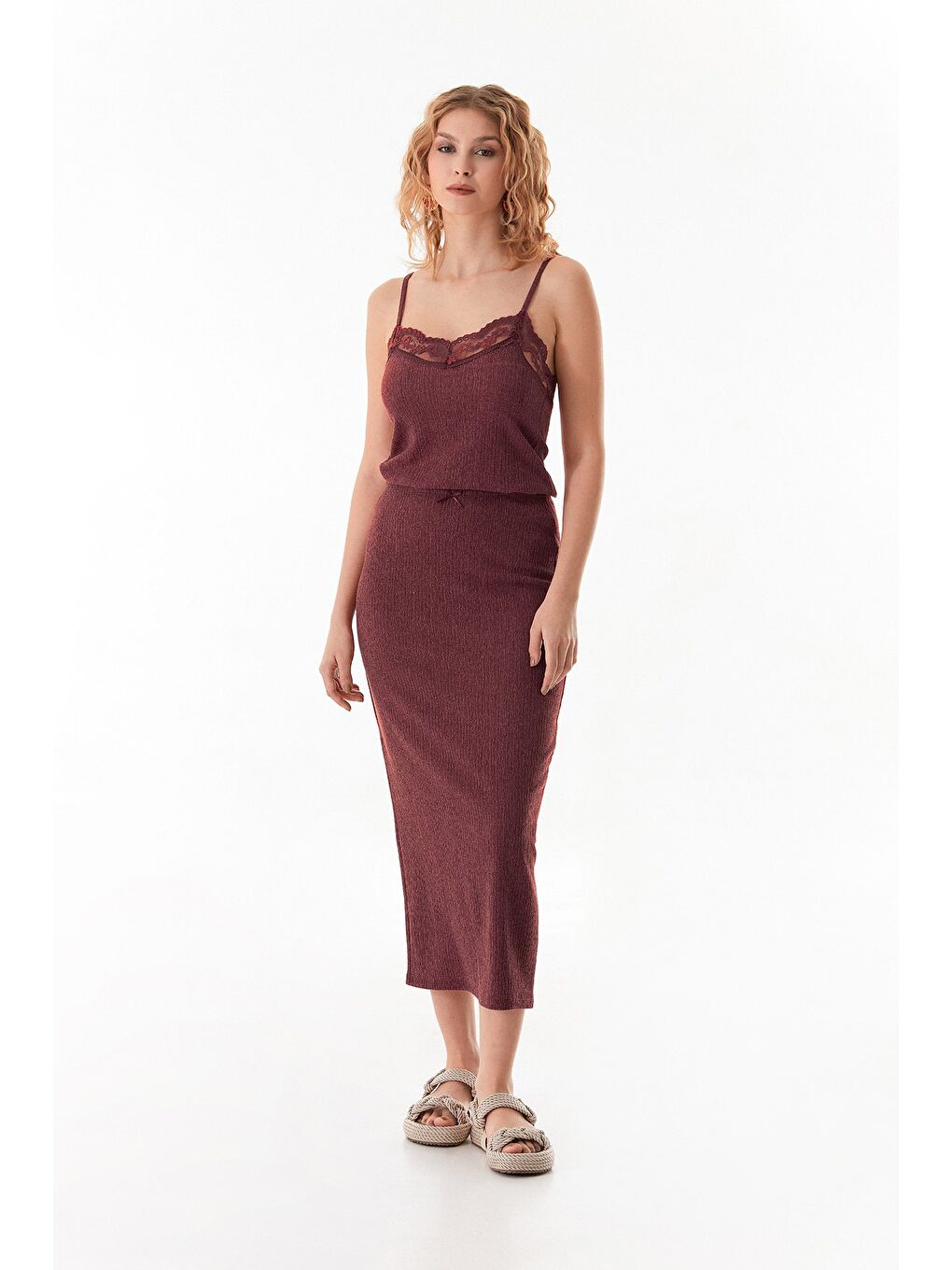 Bordo Bürümcük Kumaş Dantelli Askılı Body-1