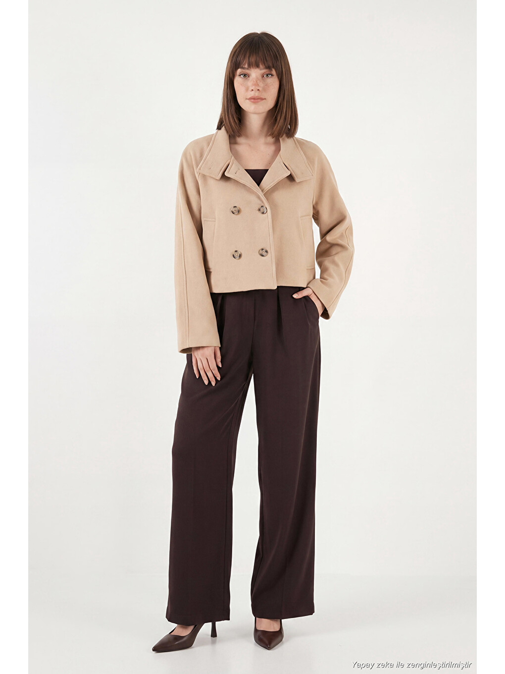 Kahverengi Dik Yaka Düğmeli Kısa Kadın Kaşe Mont 611aw115-2