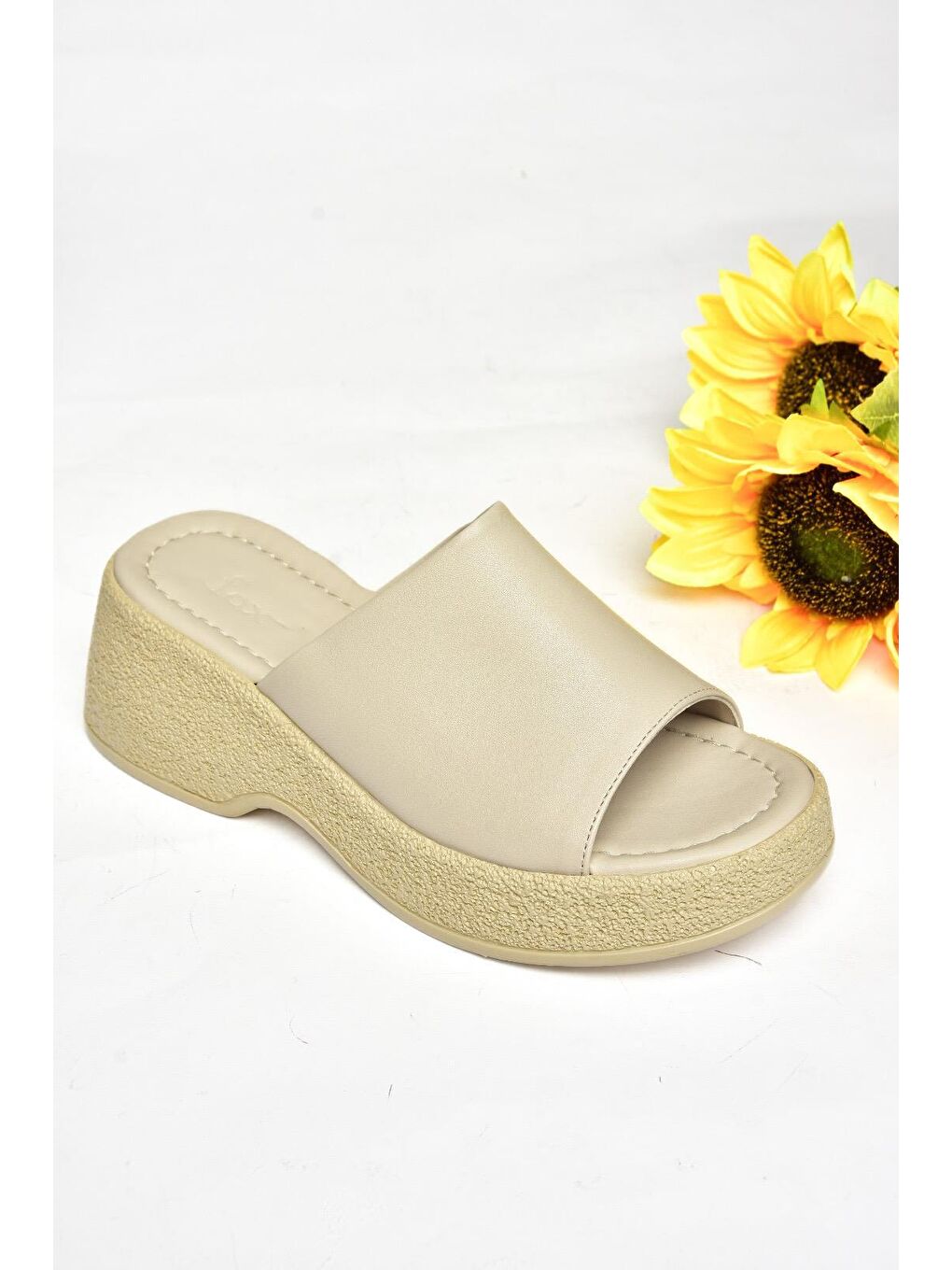 S9967412 Bej Kadın Terlik-1