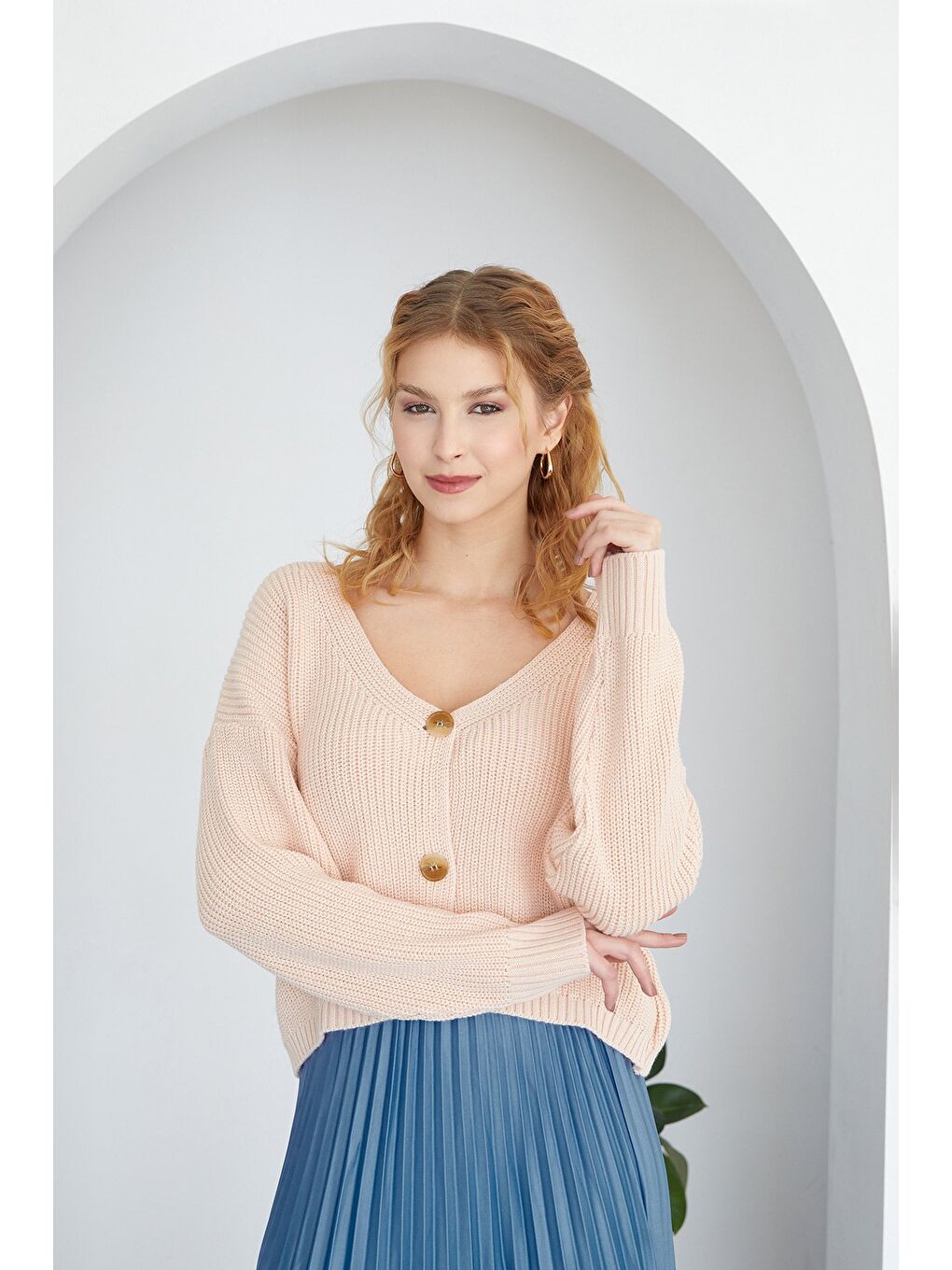 Bej Düğmeli V Yaka Triko Hırka