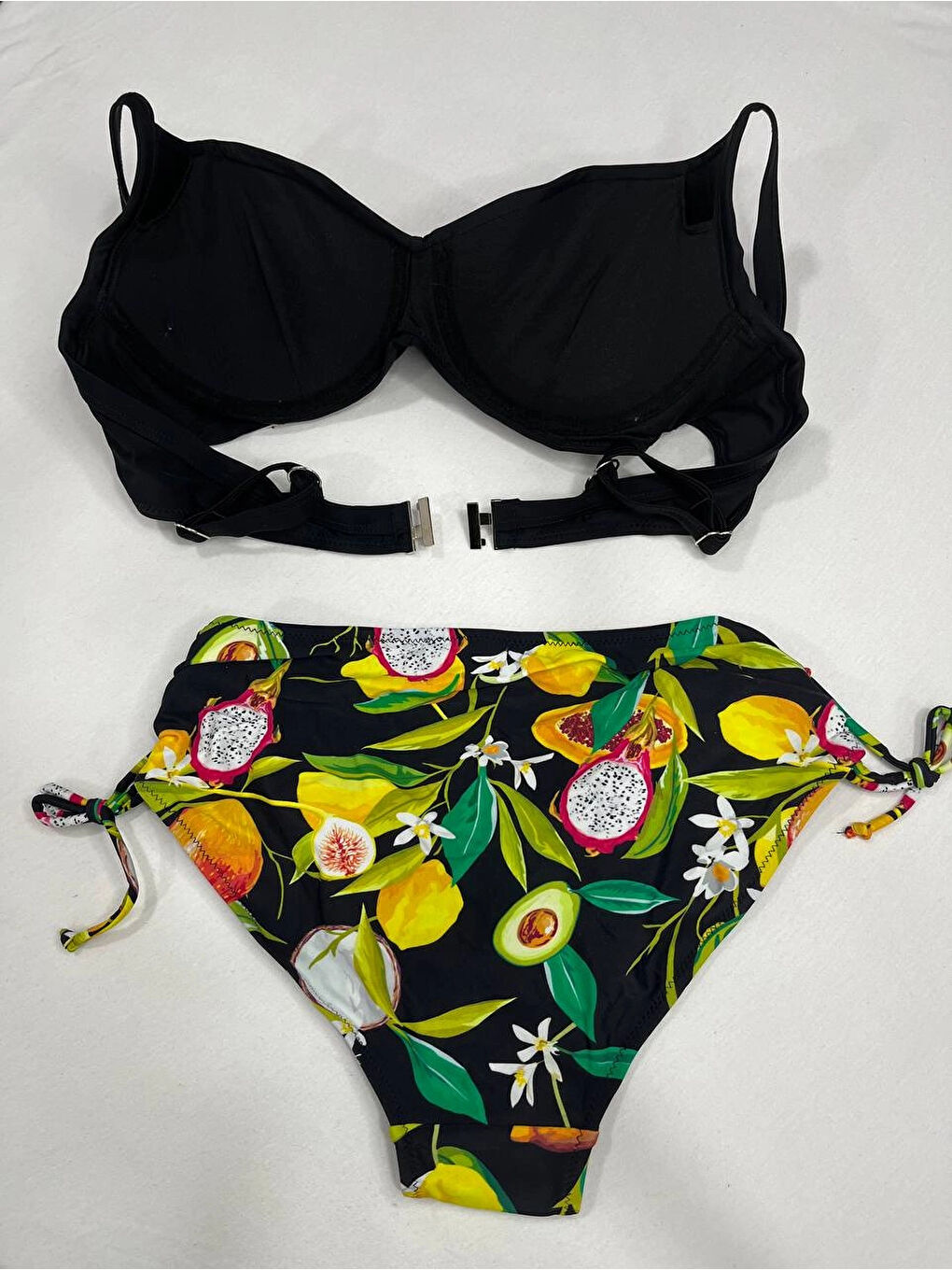 Kadın Siyah Aksesuar Detaylı Tropikal Desen Bikini Takım HZL25S-LC3343-3