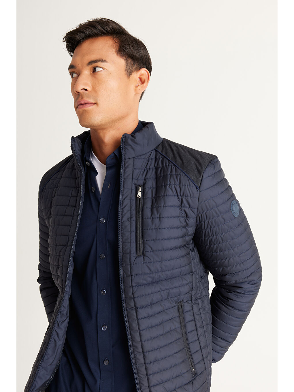 Erkek Lacivert Standart Fit Normal Kesim Dik Yaka Desenli Mont-2