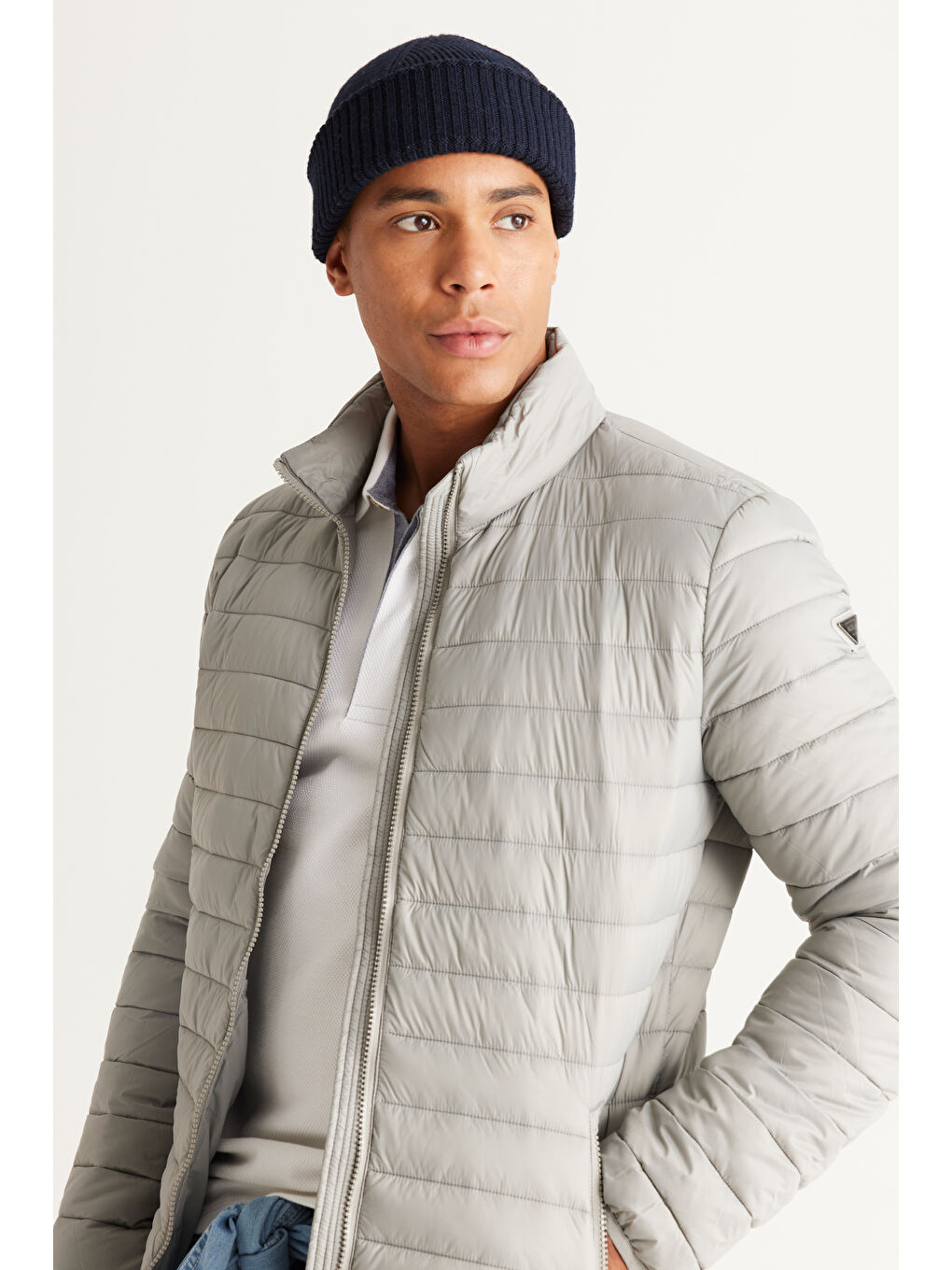 Erkek Gri Standart Fit Normal Kesim Dik Yaka Desenli Mont-1