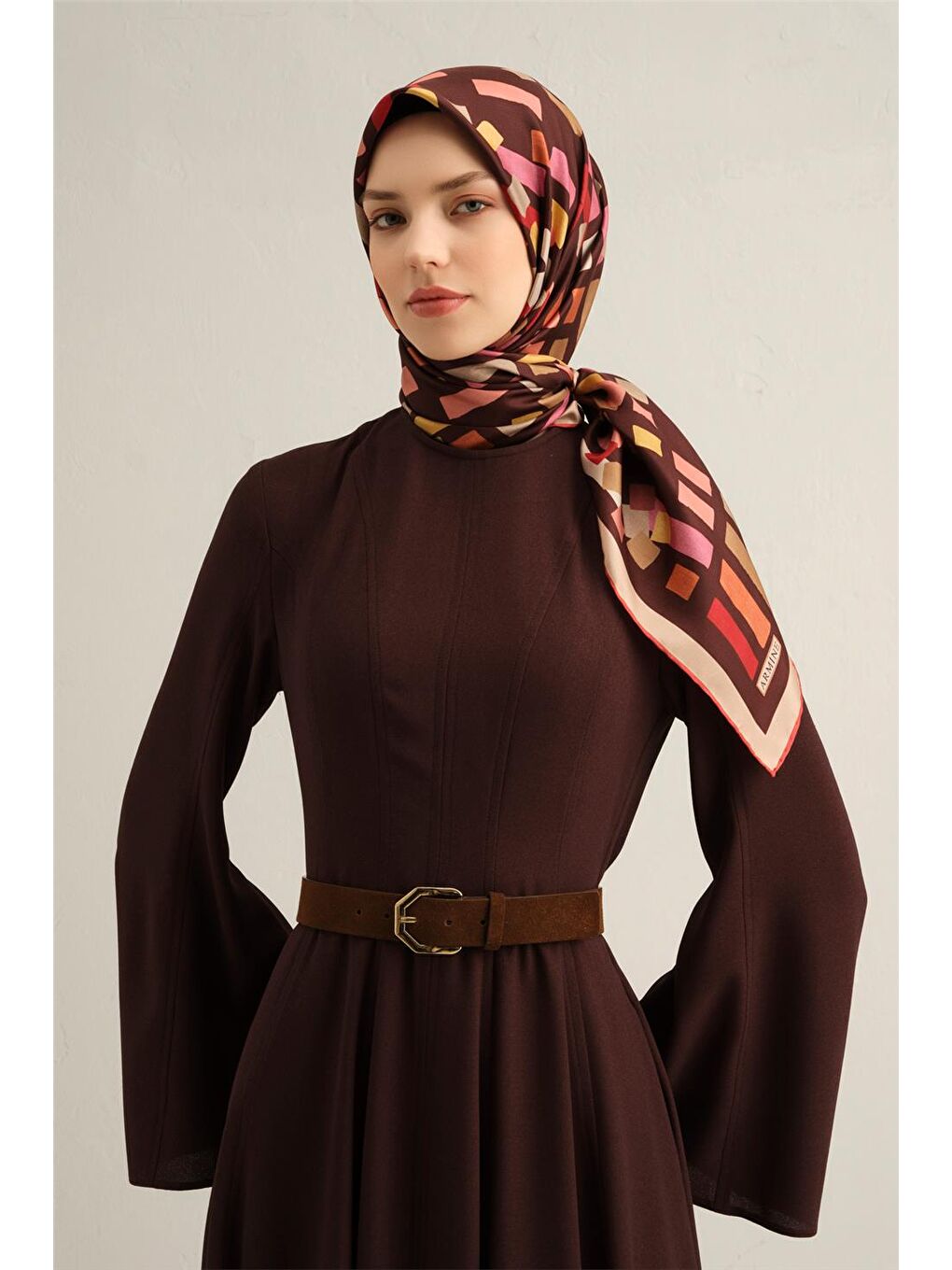 Kahverengi Klasik Desenli Saf İpek Twill Eşarp 9341 34-2