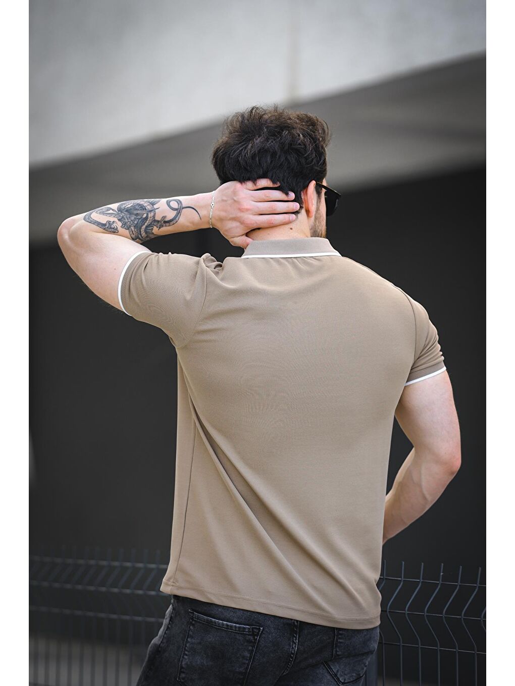 Kahverengi Calep Yakası Şeritli Slim Fit Fermuarlı Polo Yaka Erkek Tshirt-2