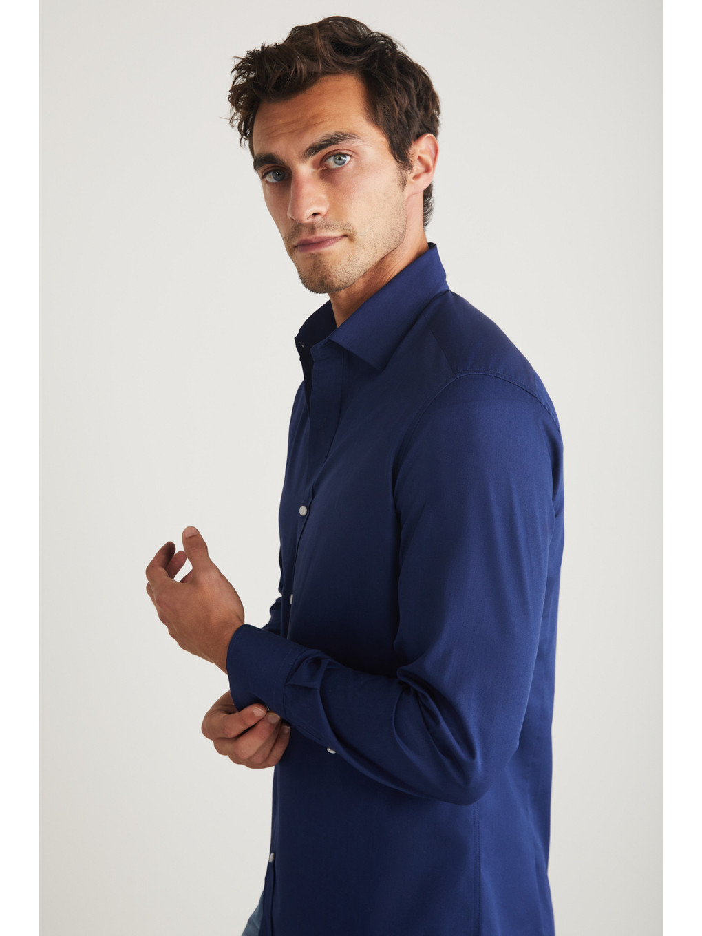 Erkek Slim Fit İtalyan Yaka %100 Pamuk Poplin Lacivert Gömlek-3