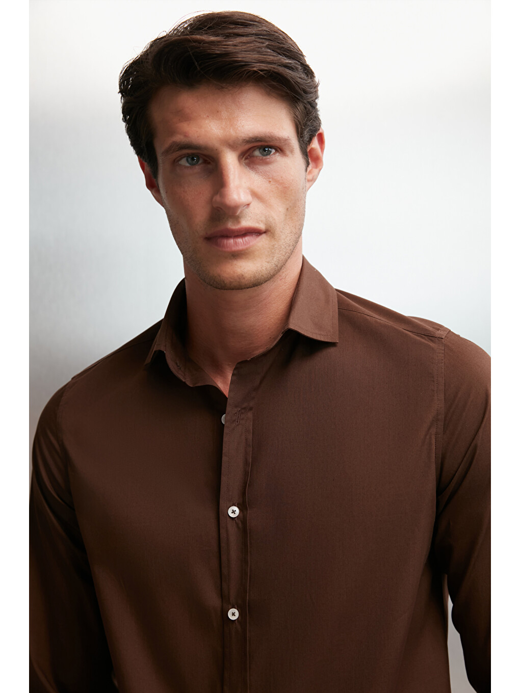 Kahverengi Erkek Slim Fit İtalyan Yaka %100 Pamuk Poplin Acı Kahve Gömlek-4