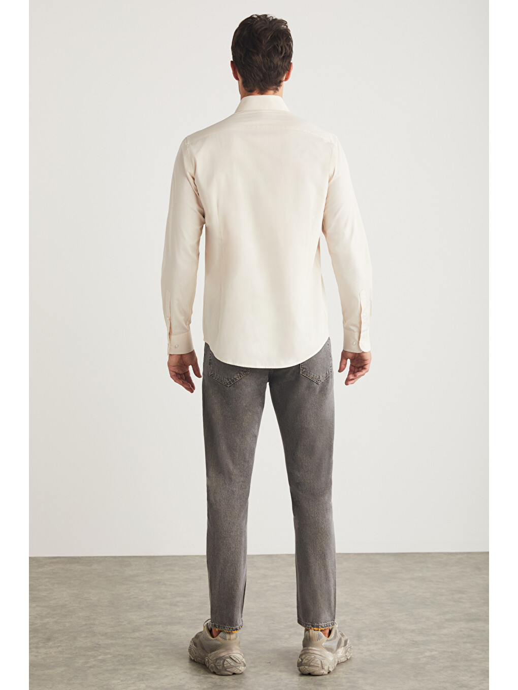 Erkek Slim Fit İtalyan Yaka %100 Pamuk Poplin Açık Bej Gömlek-4