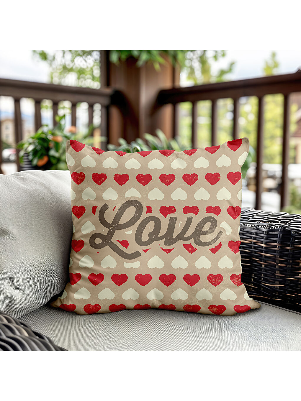 Karışık Sevgililer Günü Özel Love Yazılı Çift Taraflı Baskılı Kadife Kırlent Kılıfı   43x43 cm