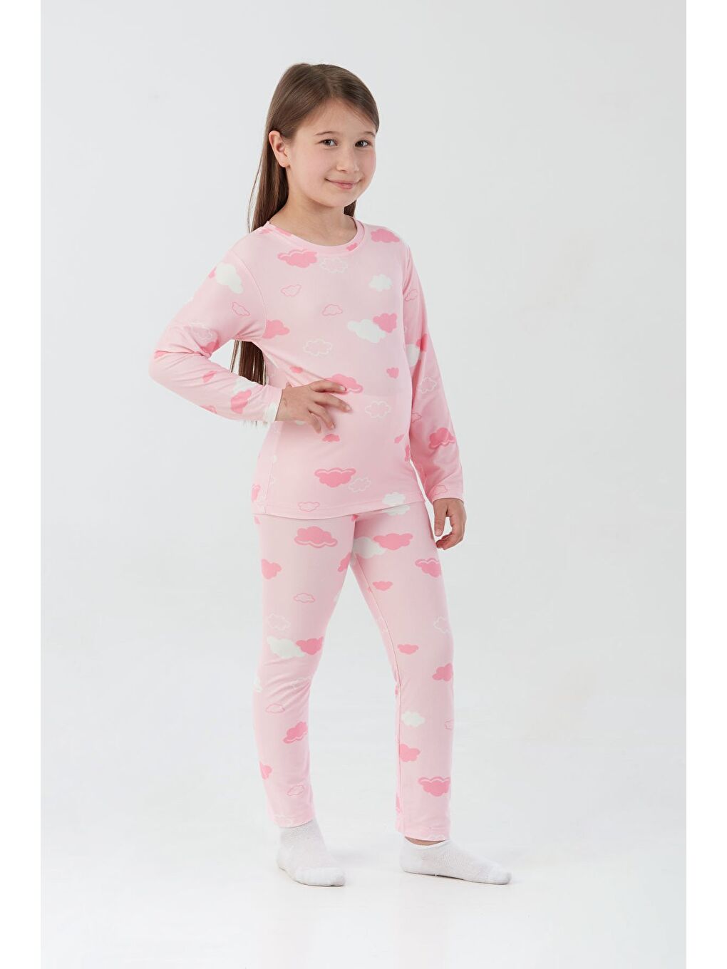 Pembe Bulut Desenli Süet Kız Çocuk Pijama Takımı-1