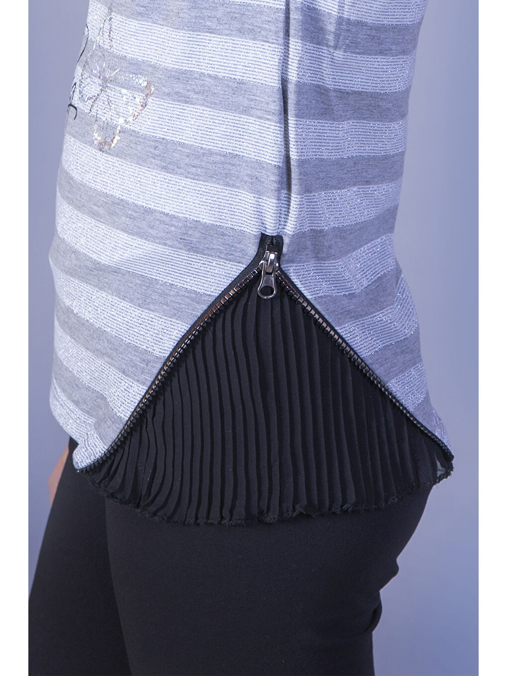 Gri Kız Çocuk Çizgili Kelebek Baskılı Tişört-1