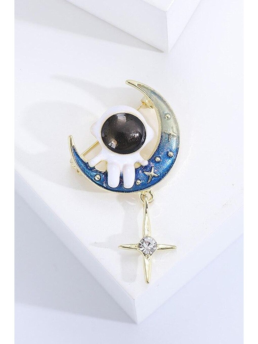 Beyaz Ayda Keyif Yapan Astronot Broş Yaka İğnesi-1