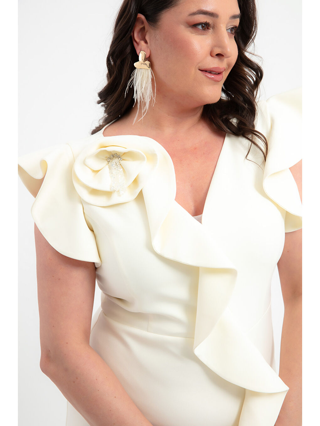 Kadın Ekru Gül Detay Yırtmaçlı Büyük Beden Midi Abiye Elbise-3