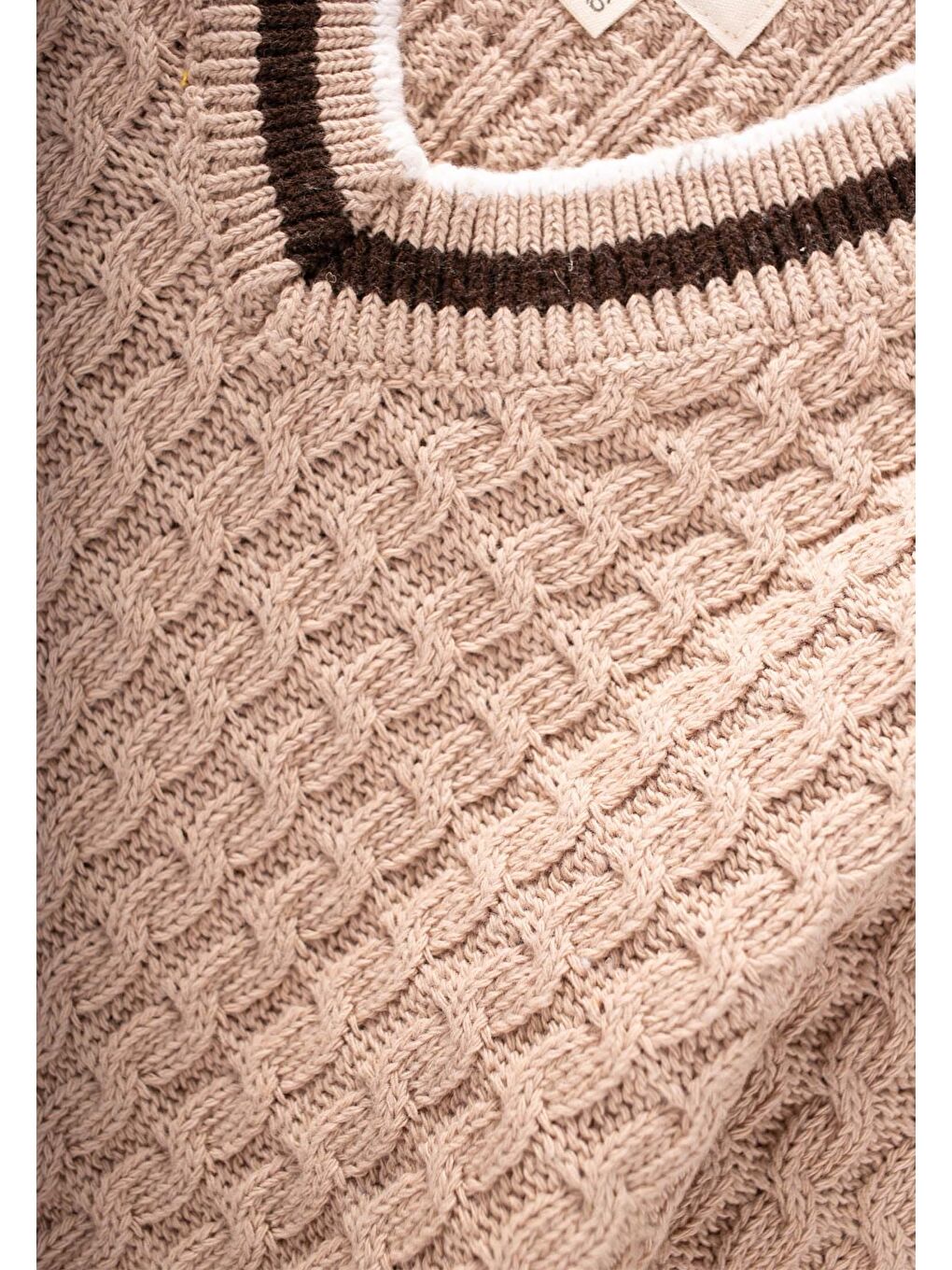 Saç Örgü V Yaka Kazak 2-9 Yaş Bej-2