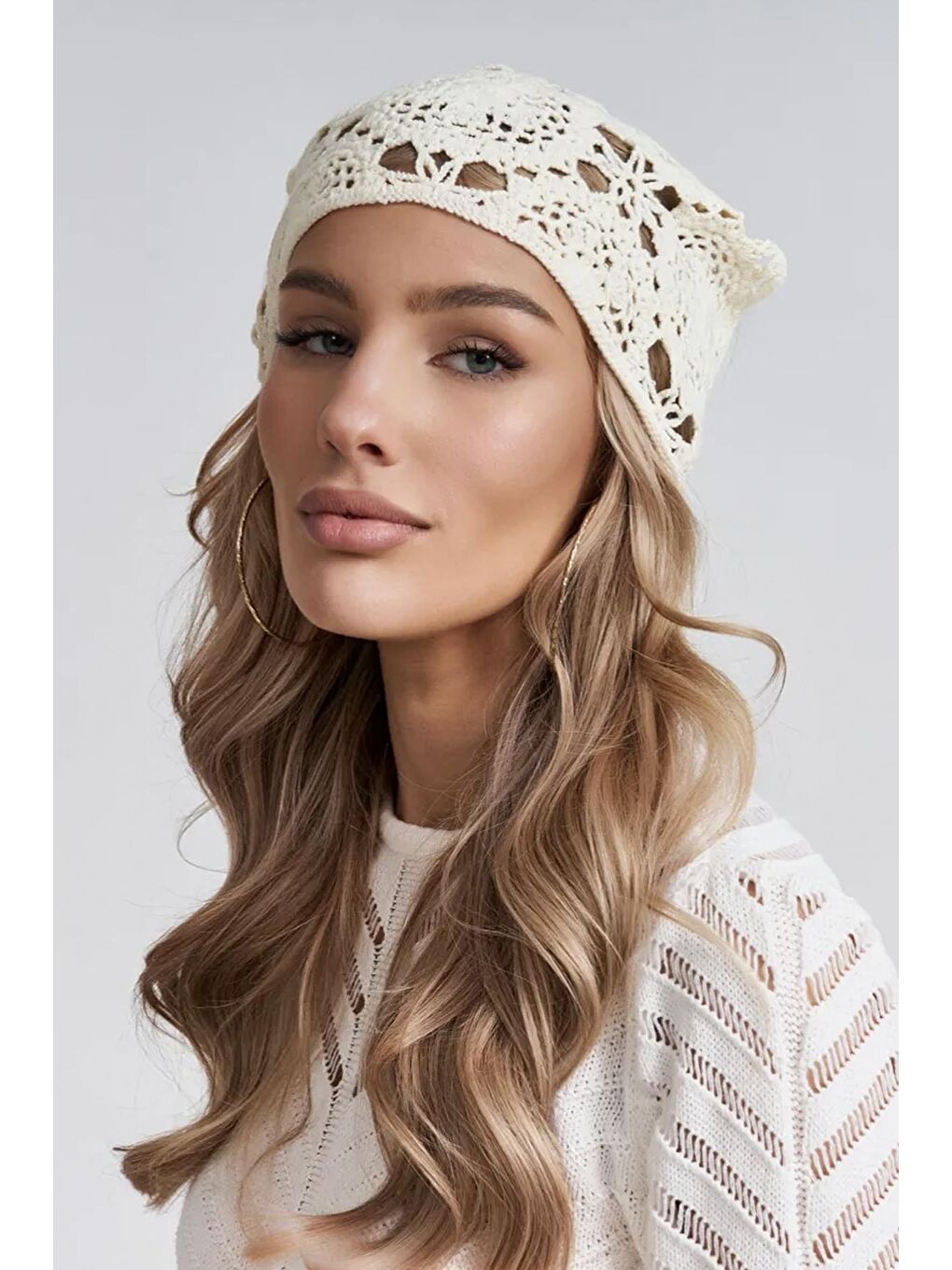 Ekru Örgülü Krem Üçgen Bandana