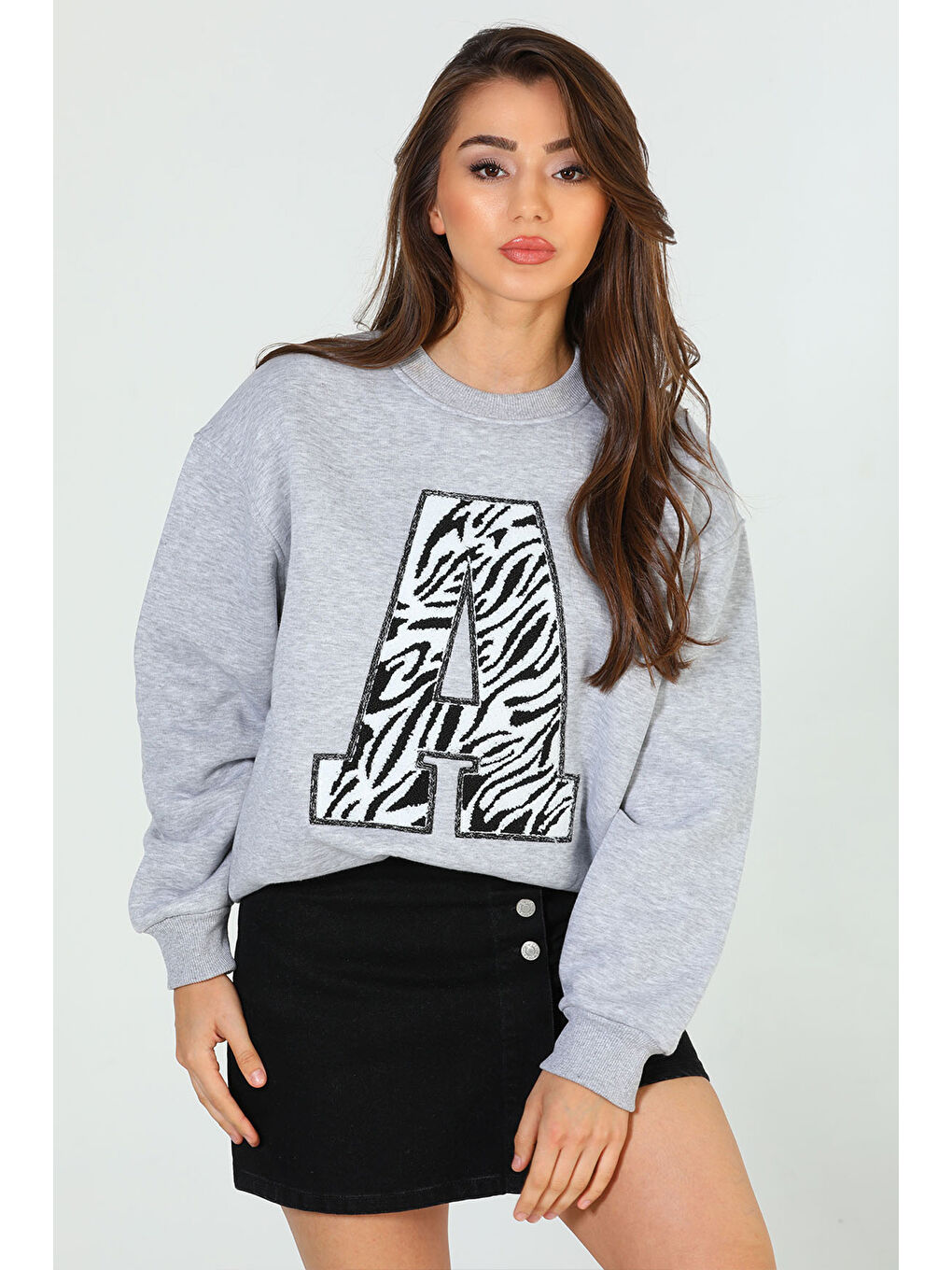 GÜLSELİ Gri Kadın Nakışlı Şardonlu Üç İplik Sweatshirt - 1