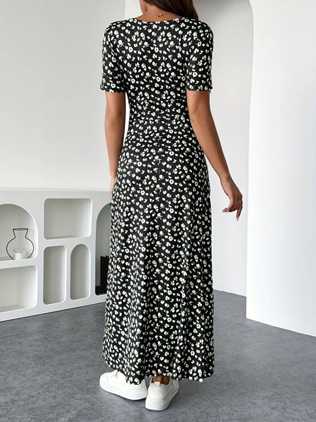 Siyah Kadın Kısa Kollu Kruvaze Yakalı çiçek Desenli Süprem Elbise-3