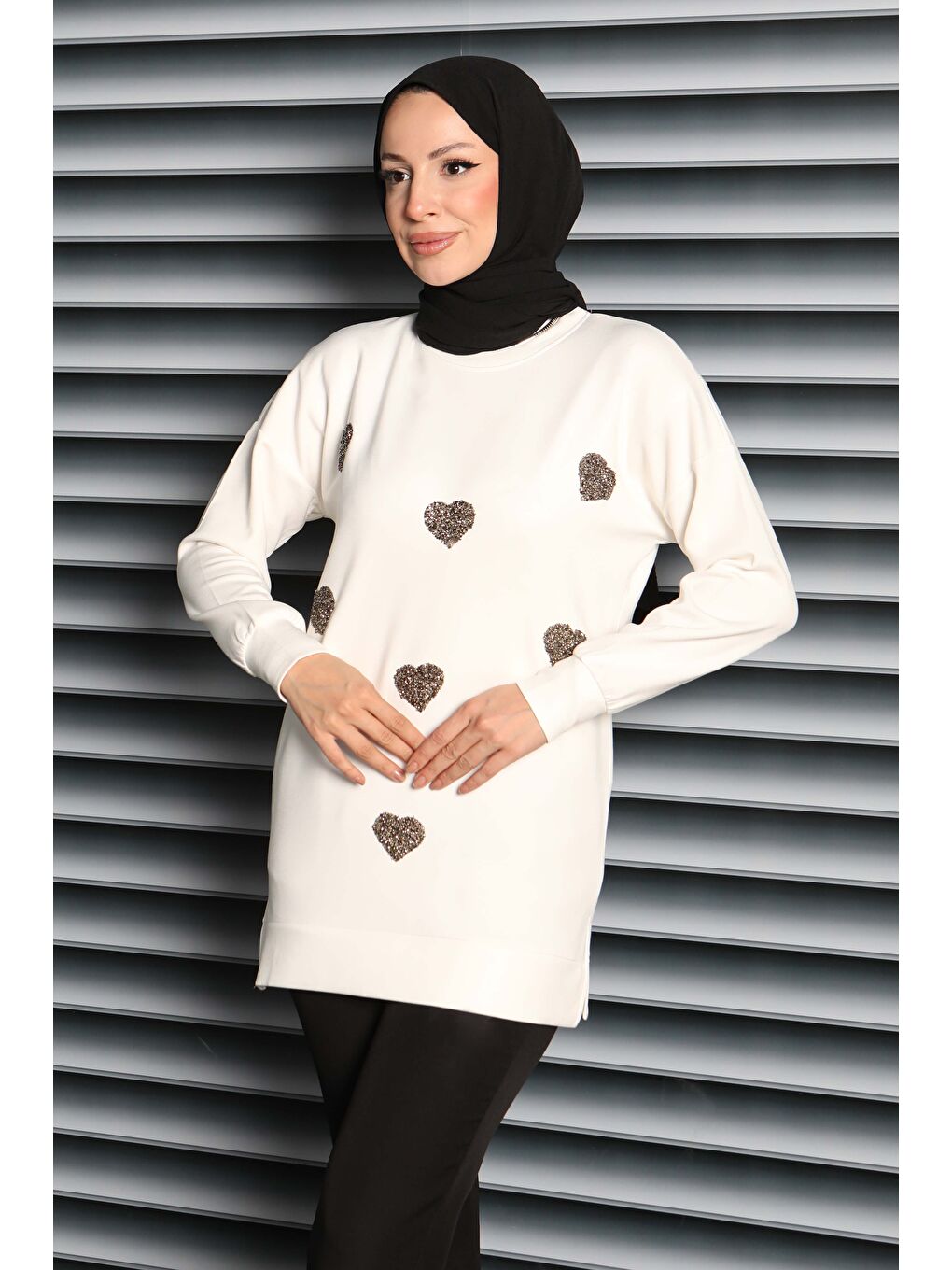 Kalp Taşlı İşlemeli Modal Tunik Beyaz - 27875-BEYAZ-1