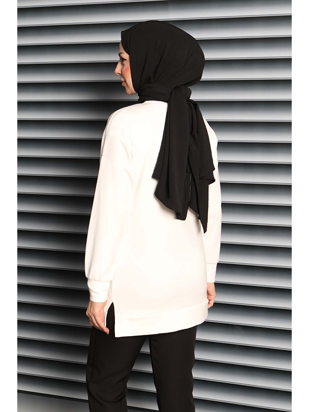 Kalp Taşlı İşlemeli Modal Tunik Beyaz - 27875-BEYAZ-3