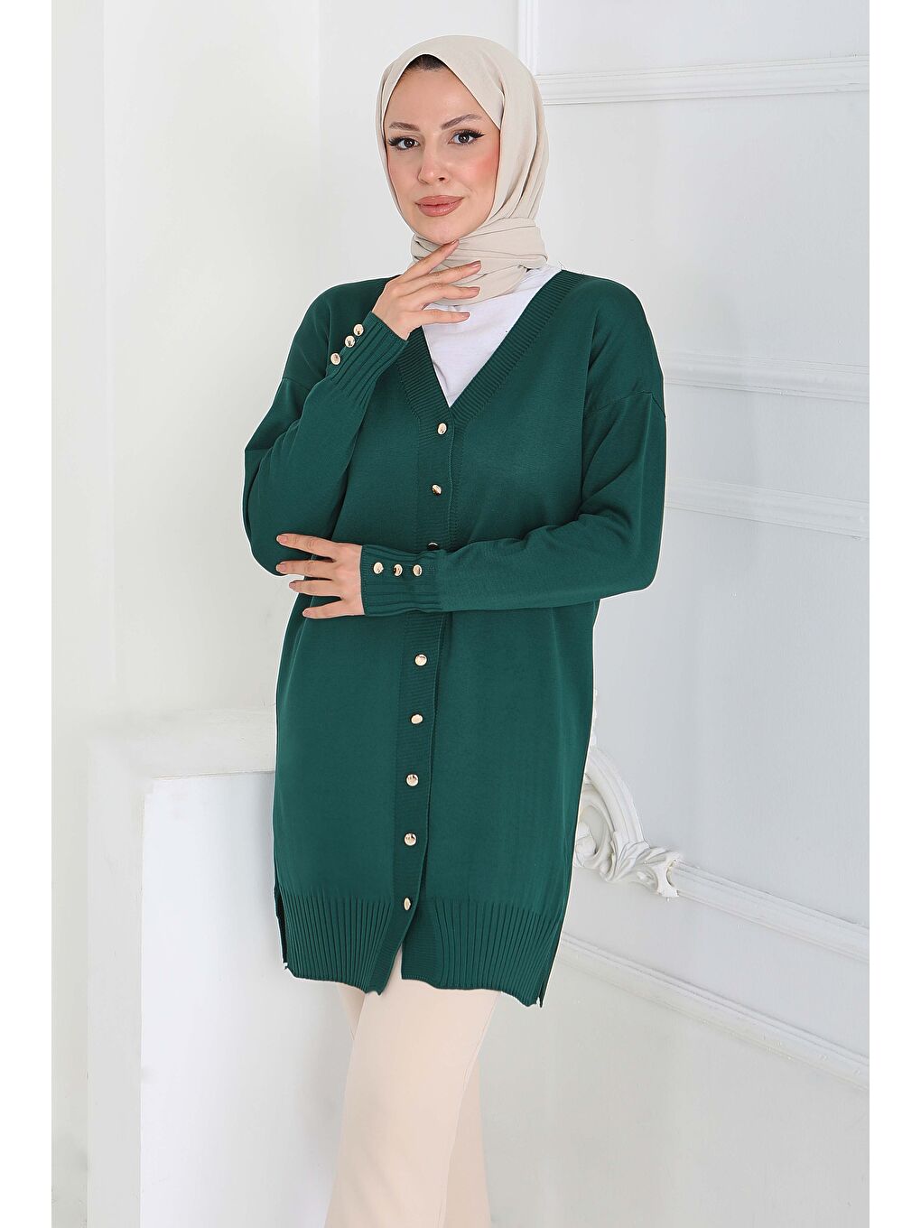 Yeşil Düğmeli Triko Hırka Zumrut - 27798-ZUMRUT-1