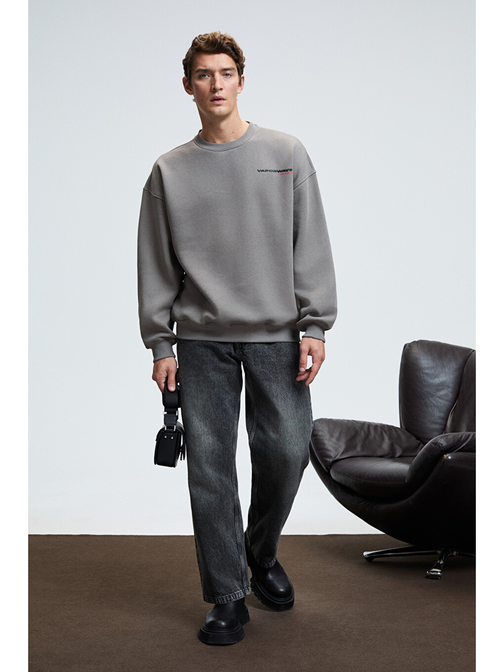 Percy Erkek Yuvarlak Yaka Göğsü Nakışlı Sırtı Baskılı Oversize Koyu Gri Sweatshirt-1