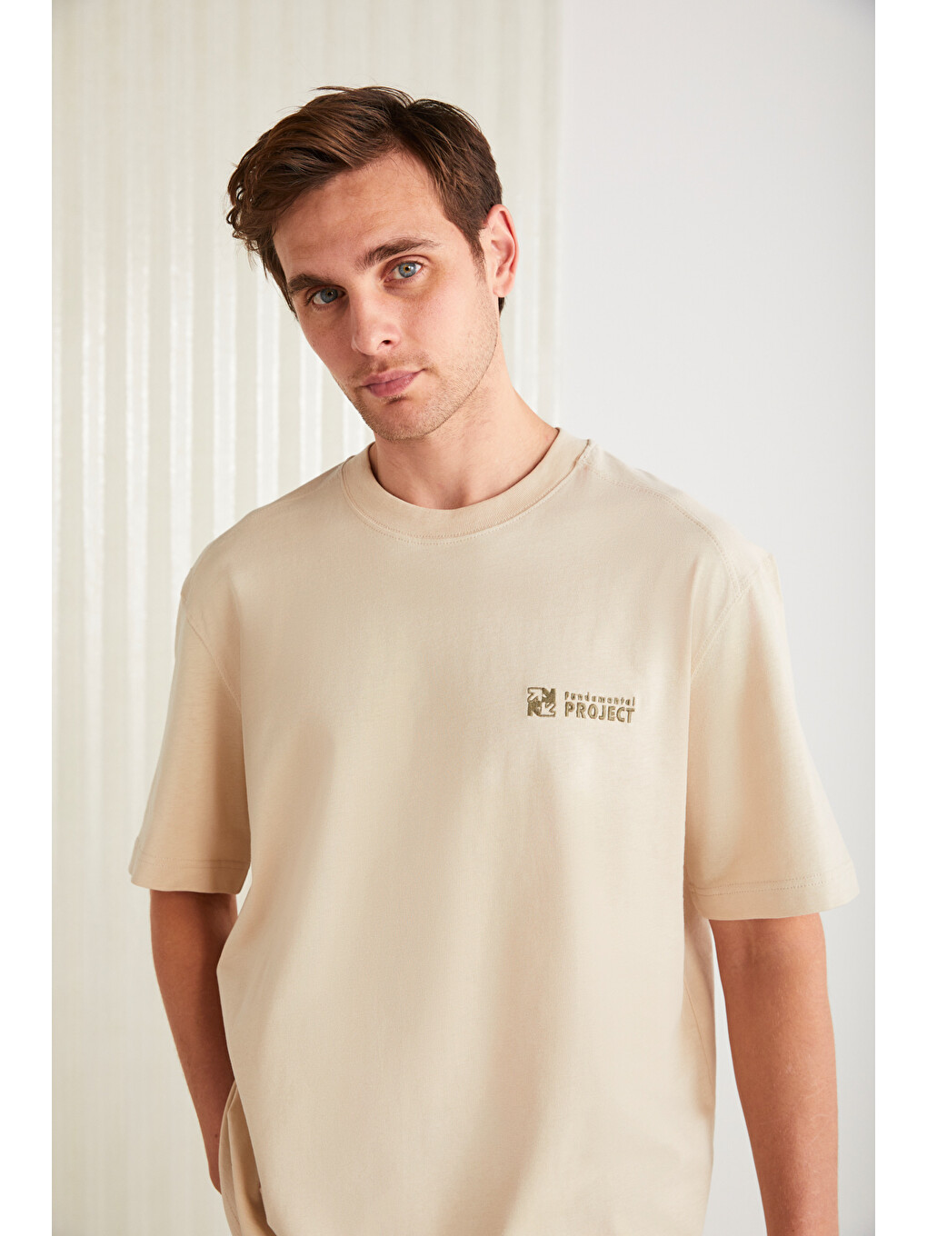 Zeus Erkek Nakış Detaylı Regular Organik Pamuklu Örme Bisiklet Yaka Bej T-shirt-3