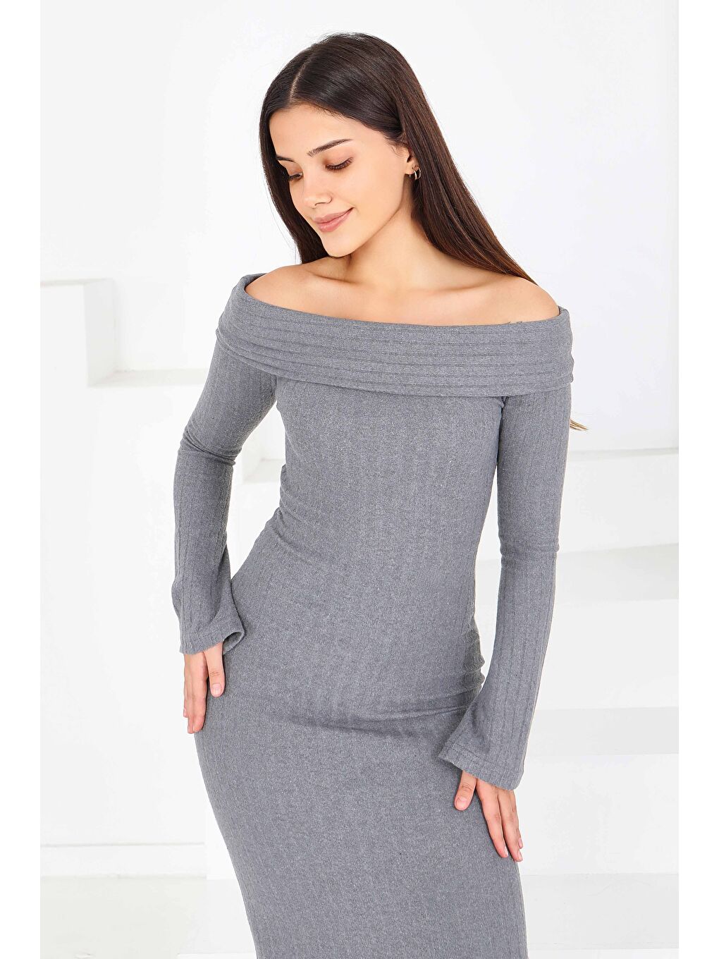 Gri Madonna Yaka Kaşkorse Uzun Elbise Füme - 27816-FUME