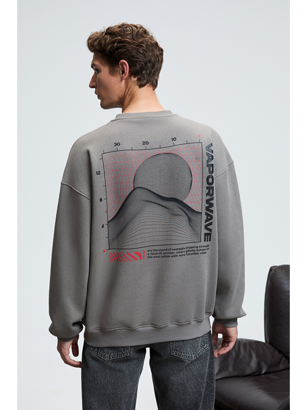 Percy Erkek Yuvarlak Yaka Göğsü Nakışlı Sırtı Baskılı Oversize Koyu Gri Sweatshirt-4