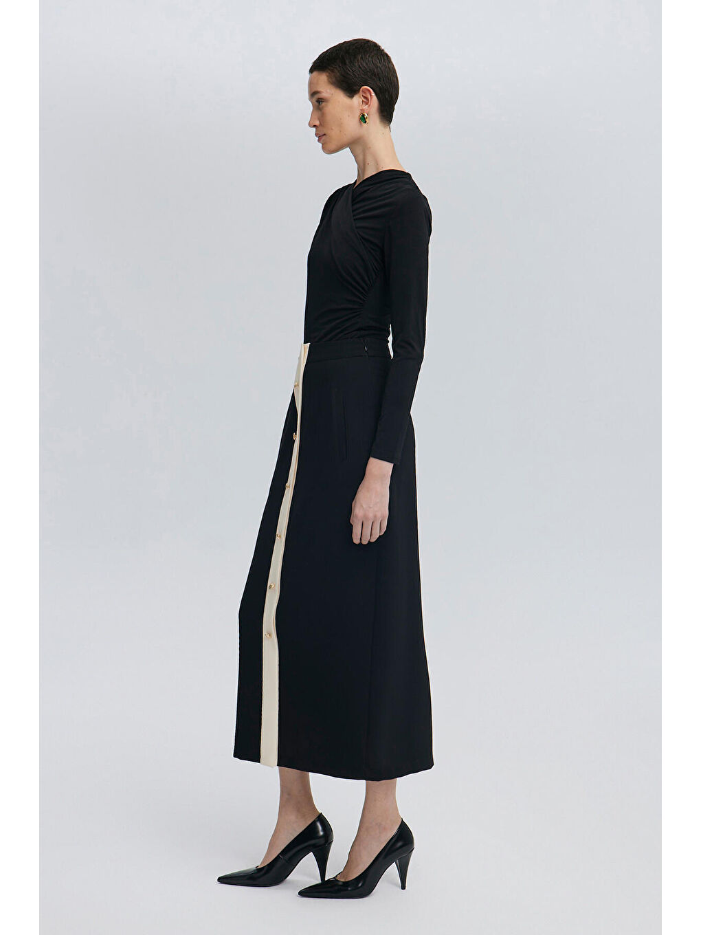 Siyah Gold Düğmeli Krep Etek-2