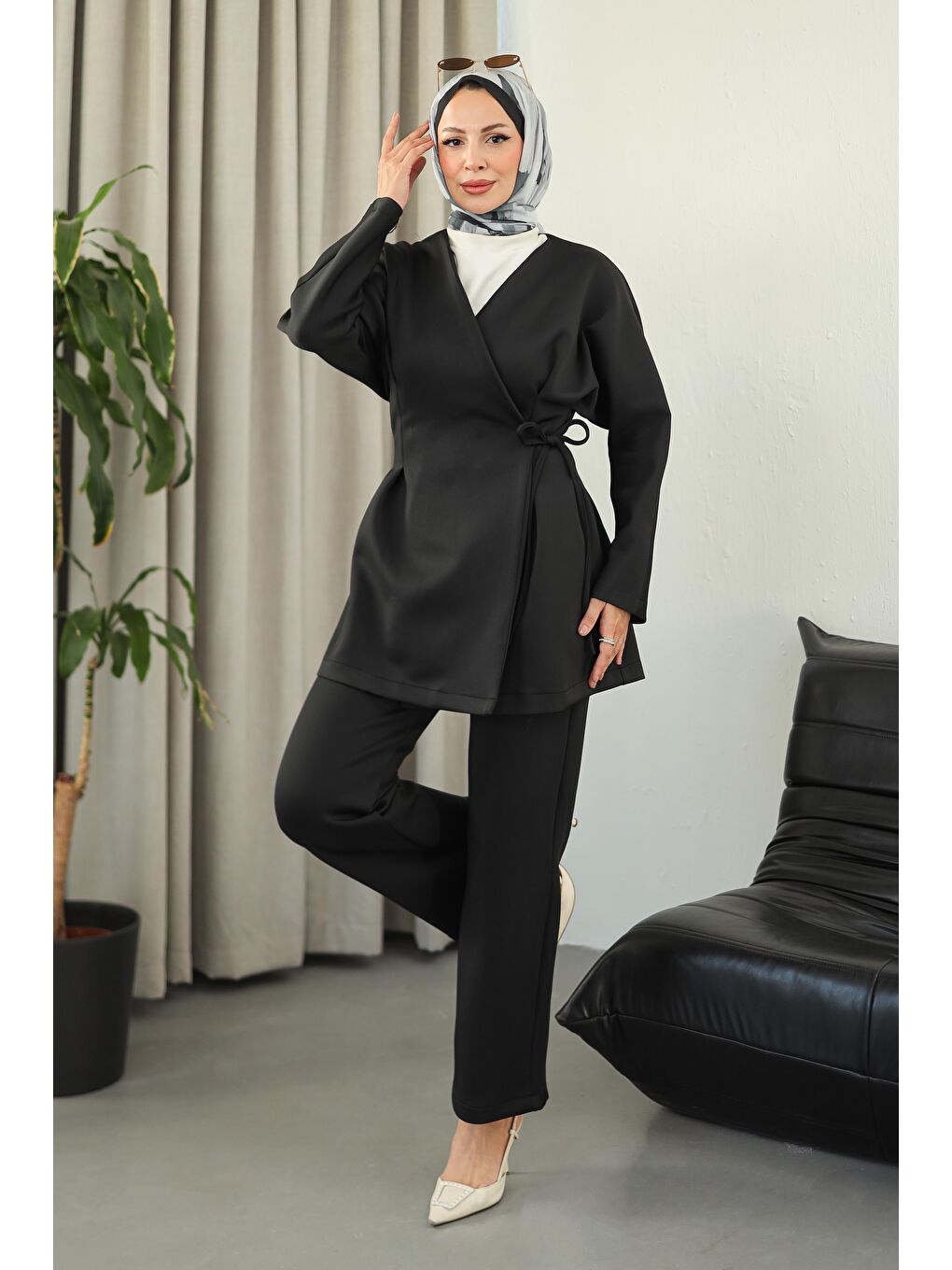 Önden Bağlamalı Sucuba İkili Takım Siyah - 27828-SIYAH-4