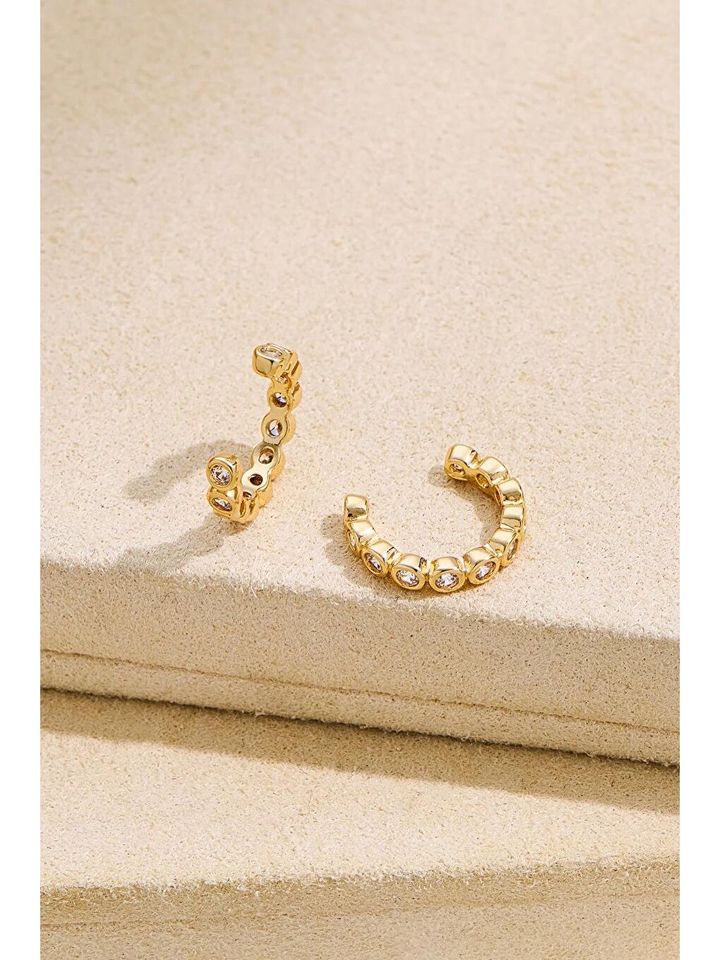 Sarı Altın Kaplama Taşlı Kıkırdak Küpe- 2 Adet-1