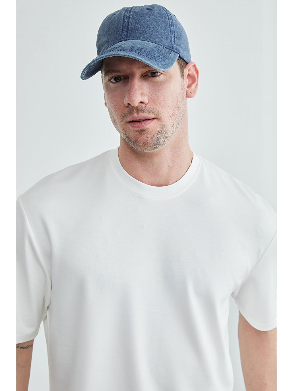 Beyaz Basic Bisiklet Yaka Modal Tişört-1